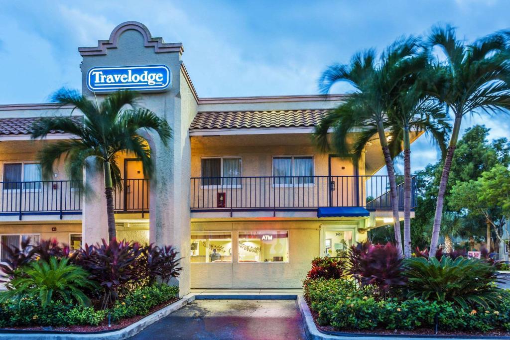 Travelodge by Wyndham Riviera Beach/West Palm Main image 1